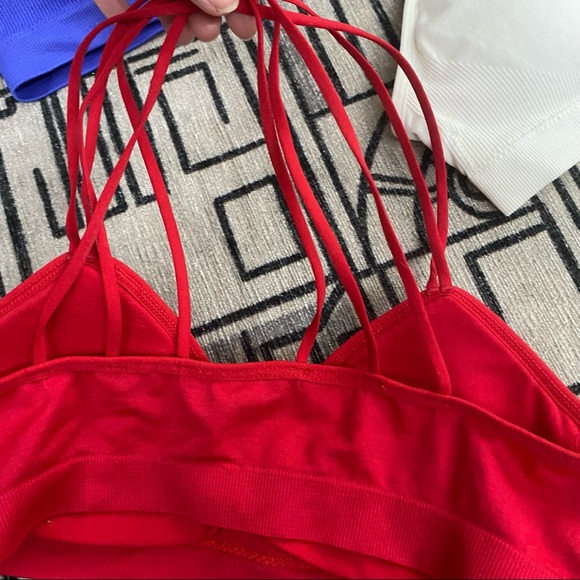 NEW Anemone set of 3 medium support yoga bras- two cross cross strap - Picture 4 of 9